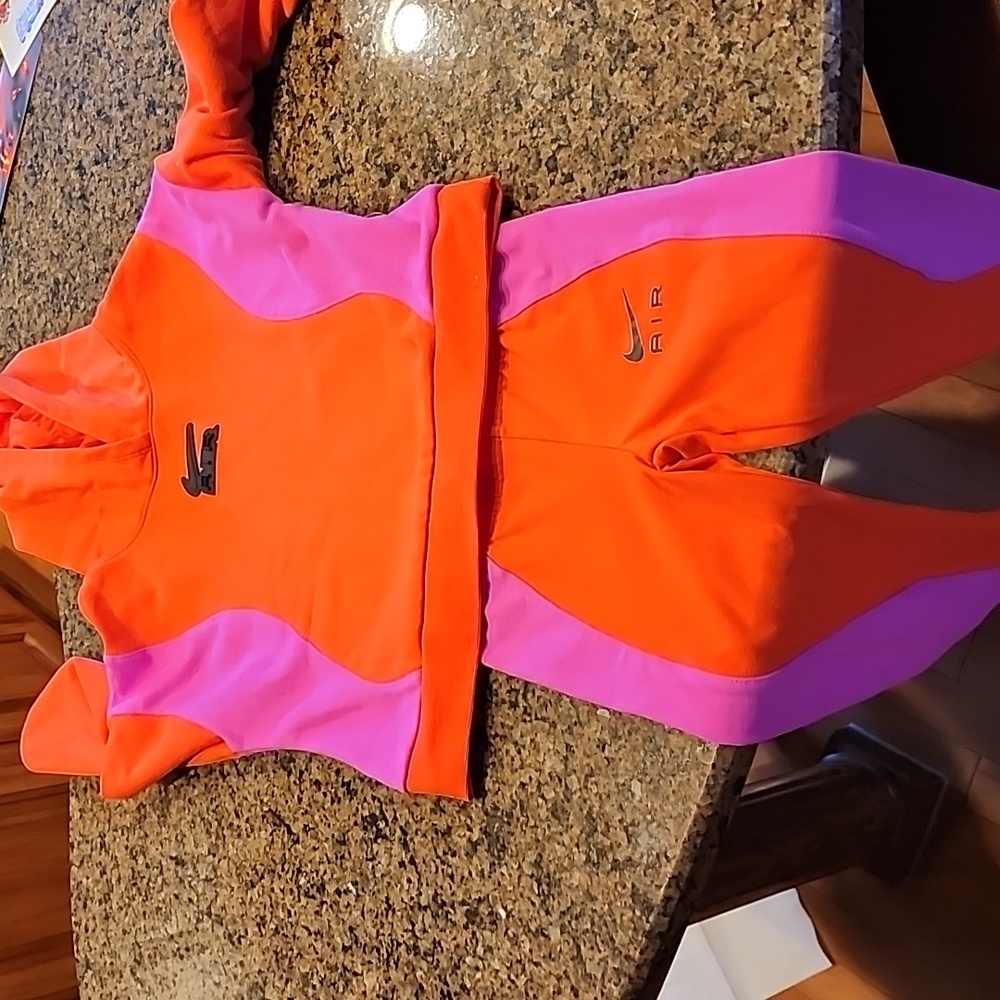 NWOT Nike Girls 6x set